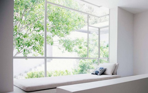 Ghế bên cửa sổ: Không giãn thư giãn tuyệt vời cho những ngôi nhà không có sân vườn