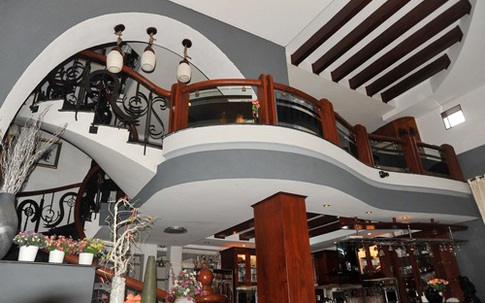 Từng đi hát với cát sê 80.000 đồng, nhà sang bạc tỷ của Lý Hải hiện tại "khủng" tới mức nào