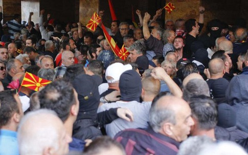 Đổ máu trong Quốc hội Macedonia sau khi lộ diện tân chủ tịch