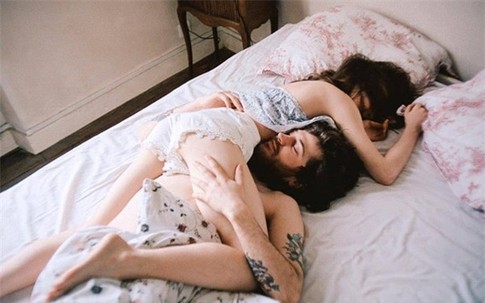 Ông xã "xuất" sớm vì sợ kéo dài cuộc vui sẽ tổn hại sức khỏe