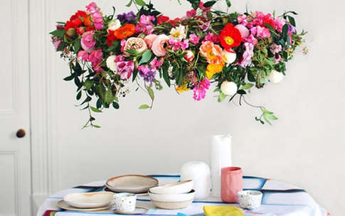 Tự làm đèn chùm hoa cho bữa ăn thêm ngọt ngào và lãng mạn