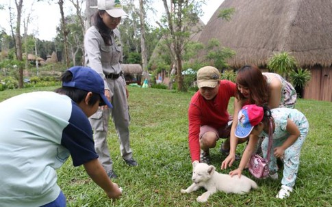 Vinpearl Safari đón nhiều thú non quý hiếm chào đời