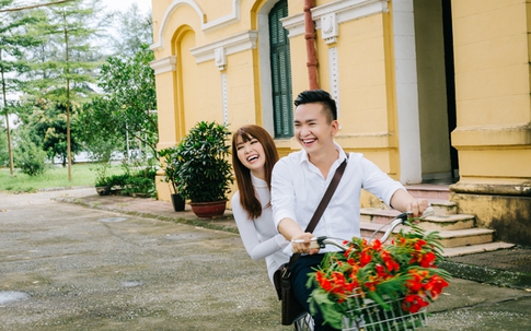 Á hậu Thụy Vân bất ngờ khoe giọng hát cùng MC Hạnh Phúc
