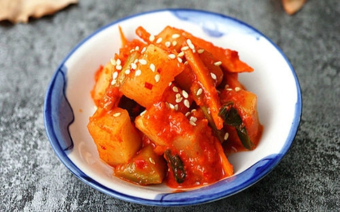 3 bước đơn giản làm kim chi củ cải chua giòn ăn với gì cũng ngon