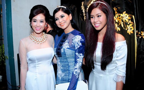 3 cặp mẹ con Việt nổi đình đám vì mẹ đẹp, con xinh, gia đình giàu có