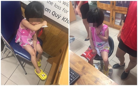 Bé gái bị mẹ mắng chửi, dùng túi đánh vào mặt ngay siêu thị vì làm mất 1 gói kẹo