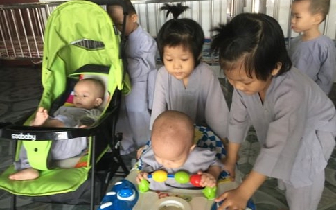 Rơi nước mắt chuyện cô sinh viên mang bầu 7 tháng gõ cửa nhà chùa