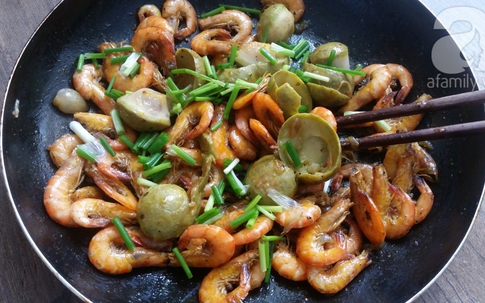 Chỉ cần 1 lần thử tôm rang sấu thôi đảm bảo bạn sẽ bị chinh phục ngay lập tức