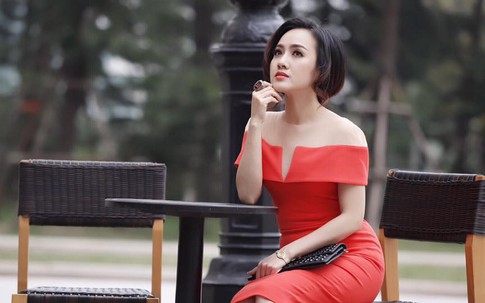 Cũng có lúc BTV Hoài Anh gợi cảm nhường này