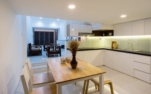 Căn nhà tối tăm ở Sài Gòn gây bất ngờ khi sửa với 400 triệu