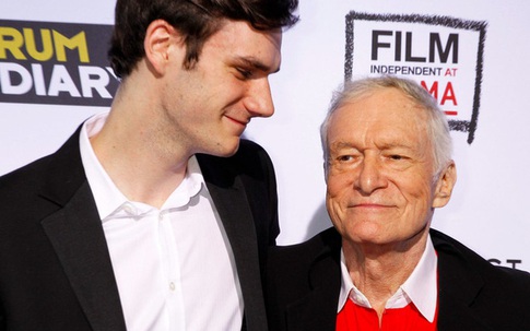 Chân dung anh chàng 26 tuổi thừa kế đế chế PlayBoy từ người cha triệu phú vừa qua đời