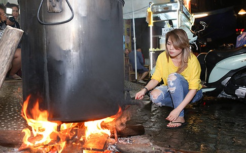 Mỹ Tâm thức đêm nấu bánh tét và làm mứt bên gia đình