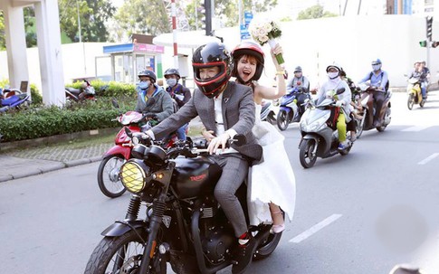 Khởi My - Kelvin Khánh rước dâu bằng moto
