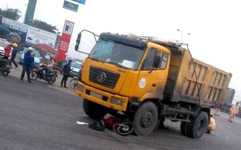 Xe ben tông xe máy từ phía sau khiến một nạn nhân tử vong tại chỗ