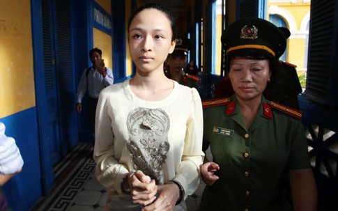 Hoa hậu Trương Hồ Phương Nga hầu tòa với cáo buộc lừa 16,5 tỷ đồng