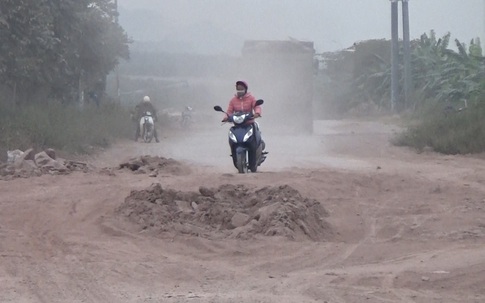 Nhà đầu tư cao tốc BOT thong dong, người dân "đánh vật" với con đường đau khổ