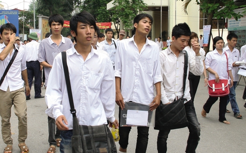 Trường tăng học phí theo lộ trình, sinh viên kêu trời