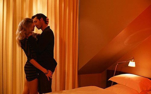 “Dính” gái nhà hàng lẳng lơ, ông chủ thầu đành thất cơ lỡ vận