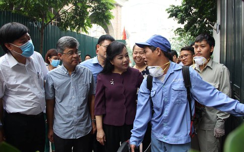 Dân Tây Hồ bất ngờ vì ổ truyền sốt xuất huyết trú lọ hoa cây phất lộc góc nhà