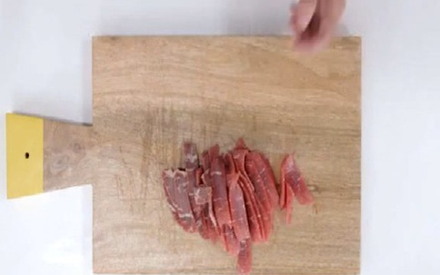 Bí quyết thái thịt bò mỏng như tờ giấy