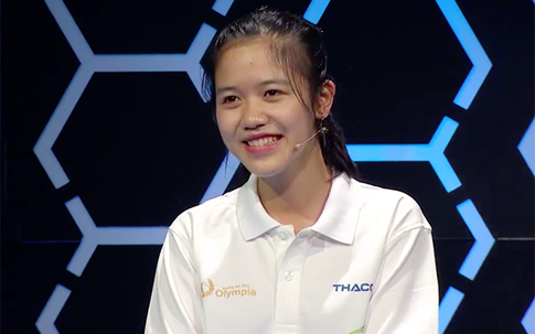 Nụ cười "tỏa nắng" của nữ sinh Hải Dương thi Đường lên đỉnh Olympia