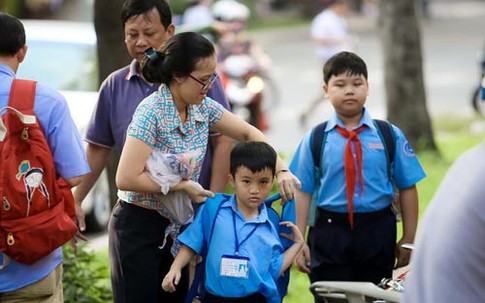 Tốn tiền triệu đầu năm học