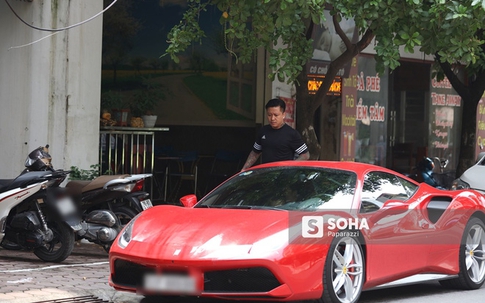 Tuấn Hưng phóng siêu xe Ferrari 15 tỷ gây chú ý trên phố