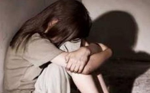 Phú Thọ: Bé gái 4 tuổi bị xâm hại khi đi xem bóng chuyền cùng mẹ