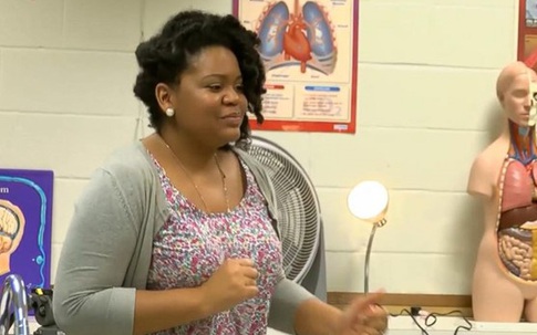 Giáo viên hát rap dạy học sinh về hệ tuần hoàn