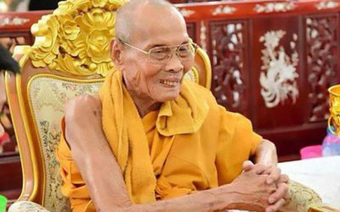 Xác nhà sư Thái Lan gần như nguyên vẹn sau hơn 2 tháng qua đời