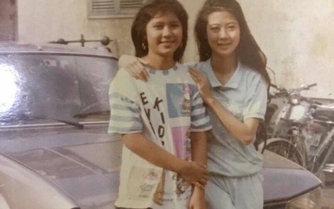 'Người đẹp Tây Đô' Việt Trinh khoe ảnh chụp cùng với Diễm Hương gần 30 năm về trước