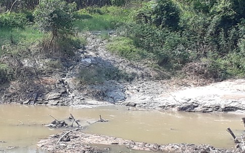 Huyện Triệu Sơn, Thanh Hóa: Nhiều cơ sở giặt, tái chế bao bì “đầu độc” sông Nhơm