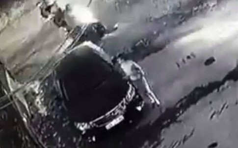 Khởi tố vụ án 'quý bà' cào xước xe Camry để trả thù