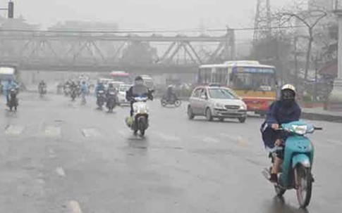 Đón gió mùa đông bắc, chiều nay Hà Nội mưa dông, trời chuyển lạnh