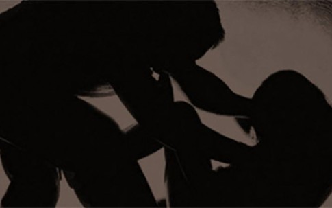 Cha 77 tuổi cưỡng hiếp con gái 10 tuổi trong hai năm ở Hong Kong