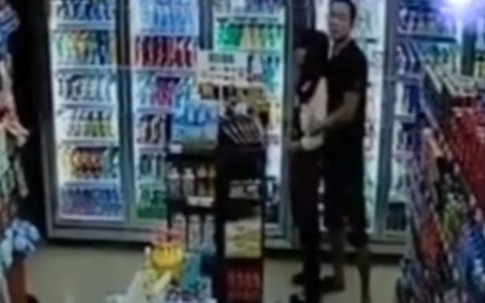 Khoảnh khắc đặc nhiệm TQ bắn chết kẻ cầm dao kề cổ con tin