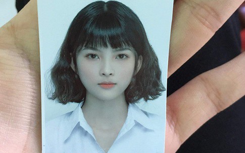 Nữ sinh Đà Nẵng trở thành “hot girl ảnh thẻ” sau khi cắt bỏ mái tóc nuôi 17 năm