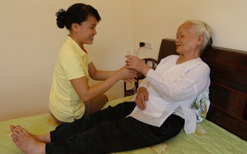 Một số cách sơ cứu điển hình cho người cao tuổi tại nhà