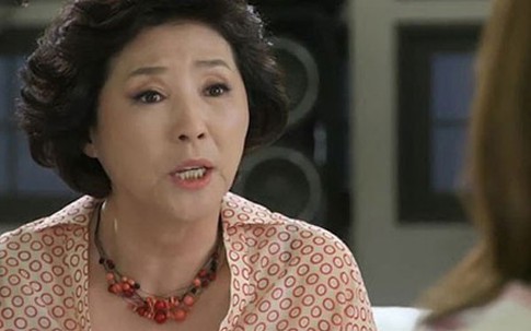 Mẹ chồng nhất quyết không chịu đưa tiền dẫn cưới, còn nói lý do khiến cả nhà tôi tức nổ đom đóm mắt