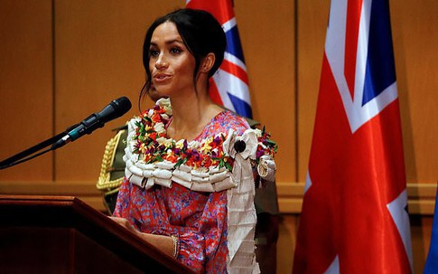 Meghan bị tố là "kẻ nói dối" và "ảo tưởng" khi có lời phát biểu này trong chuyến công du đầu tiên