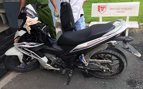 Thiếu niên đâm chết nam sinh chạy GrabBike vì mê xe tay côn