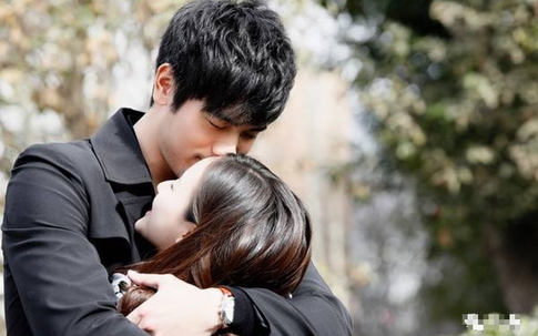 Vô tình phát hiện trong ví chồng có thứ này, vợ biết ngay bị phản bội và hành động cao tay để vạch trần