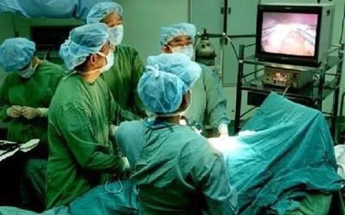 3 người trong nhà cùng bị ung thư dạ dày do thói quen ăn khuya, thức đêm mỗi ngày