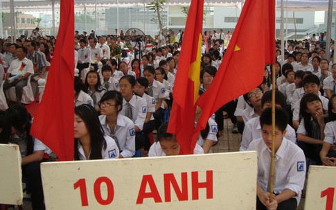 Thi vào lớp 10 tại Hà Nội: Học sinh gồng mình ôn Ngoại ngữ