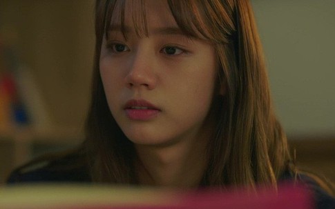 Phát hiện chồng ngoại tình, vợ tra hỏi thì khóc nghẹn trước câu trả lời quá trơ trẽn của anh