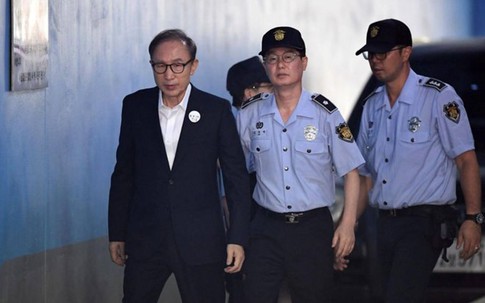 Cựu TT Hàn Quốc Lee Myung Bak bị tuyên án 15 năm tù vì tham nhũng