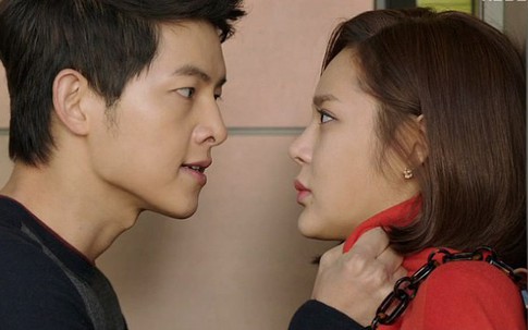 Bị vạch trần chuyện ngoại tình, chồng giàu chẳng hối lỗi lại còn đưa ra đề nghị khiến vợ trẻ suy sụp