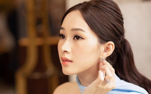 Sao Việt 'ngược đãi' bản thân vì stress: Tự bóc tay đến rỉ máu, thường xuyên nghĩ đến việc tự tử
