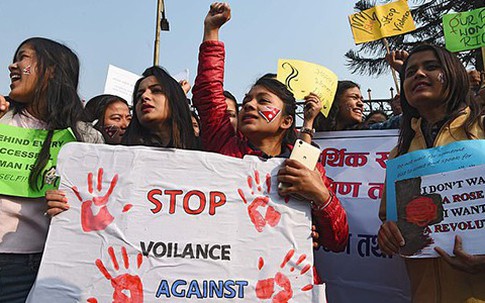 Bé gái 3 tuổi bị cưỡng hiếp, sát hại bằng gạch ở Ấn Độ