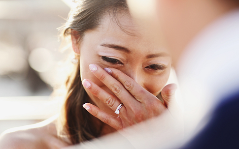 Phát hiện bọc tiền trong tủ, cứ nghĩ là chồng trúng xổ số nào ngờ khi biết sự thật tôi sốc đến phát sợ